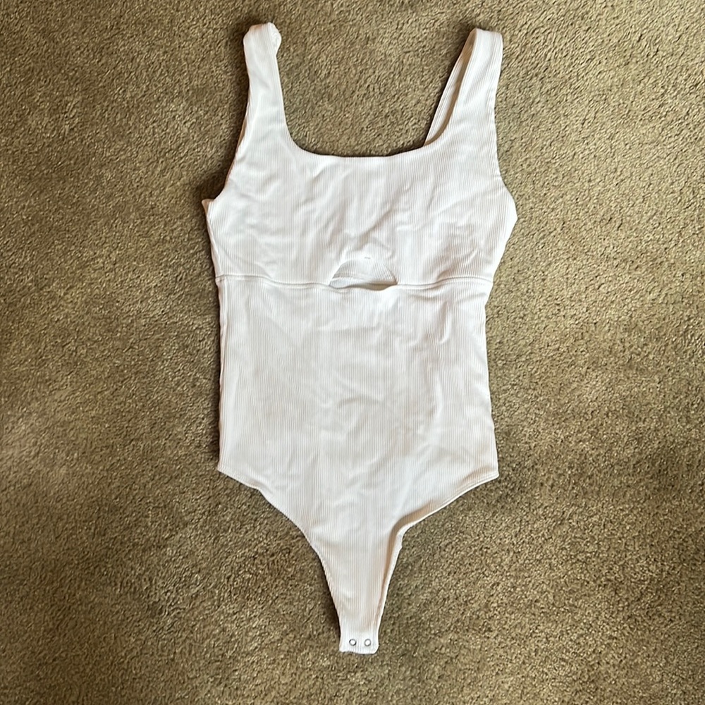 Abercrombie & Fitch White Ribbed Bodysuit - M